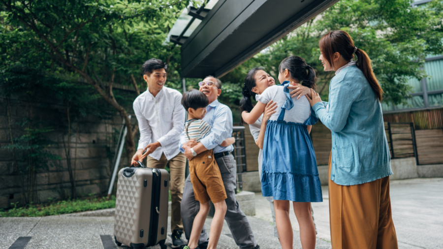 How to Plan a Family Reunion